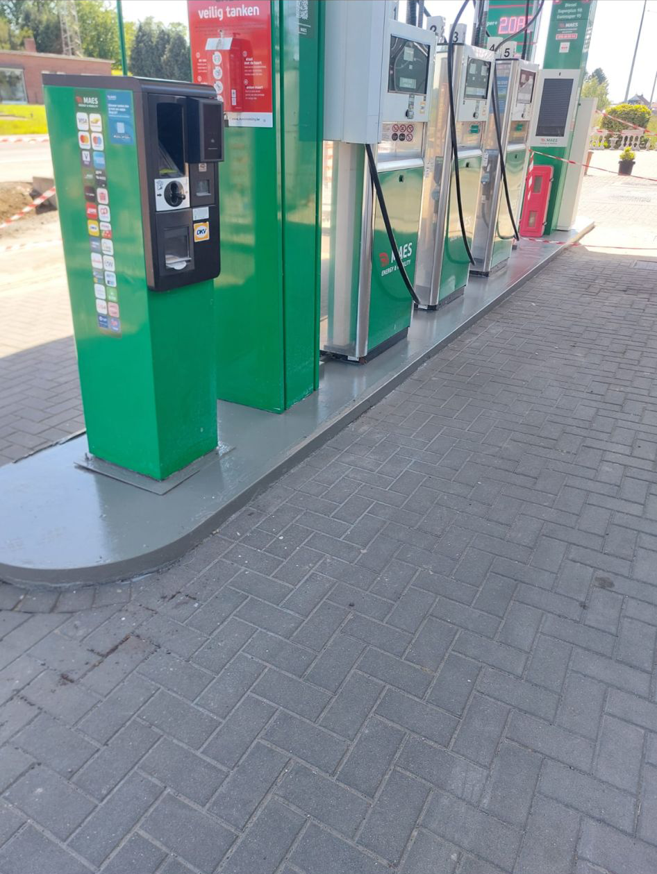 Tankstationpiste en pompen